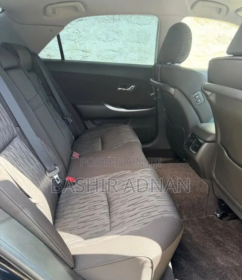 Toyota Crown 2011 Black