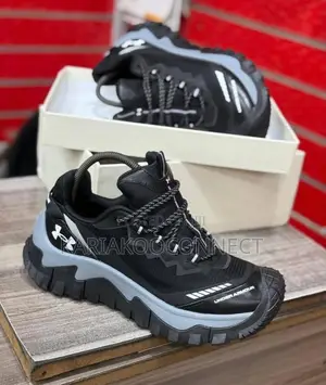 Under Armour Trail Sneakers