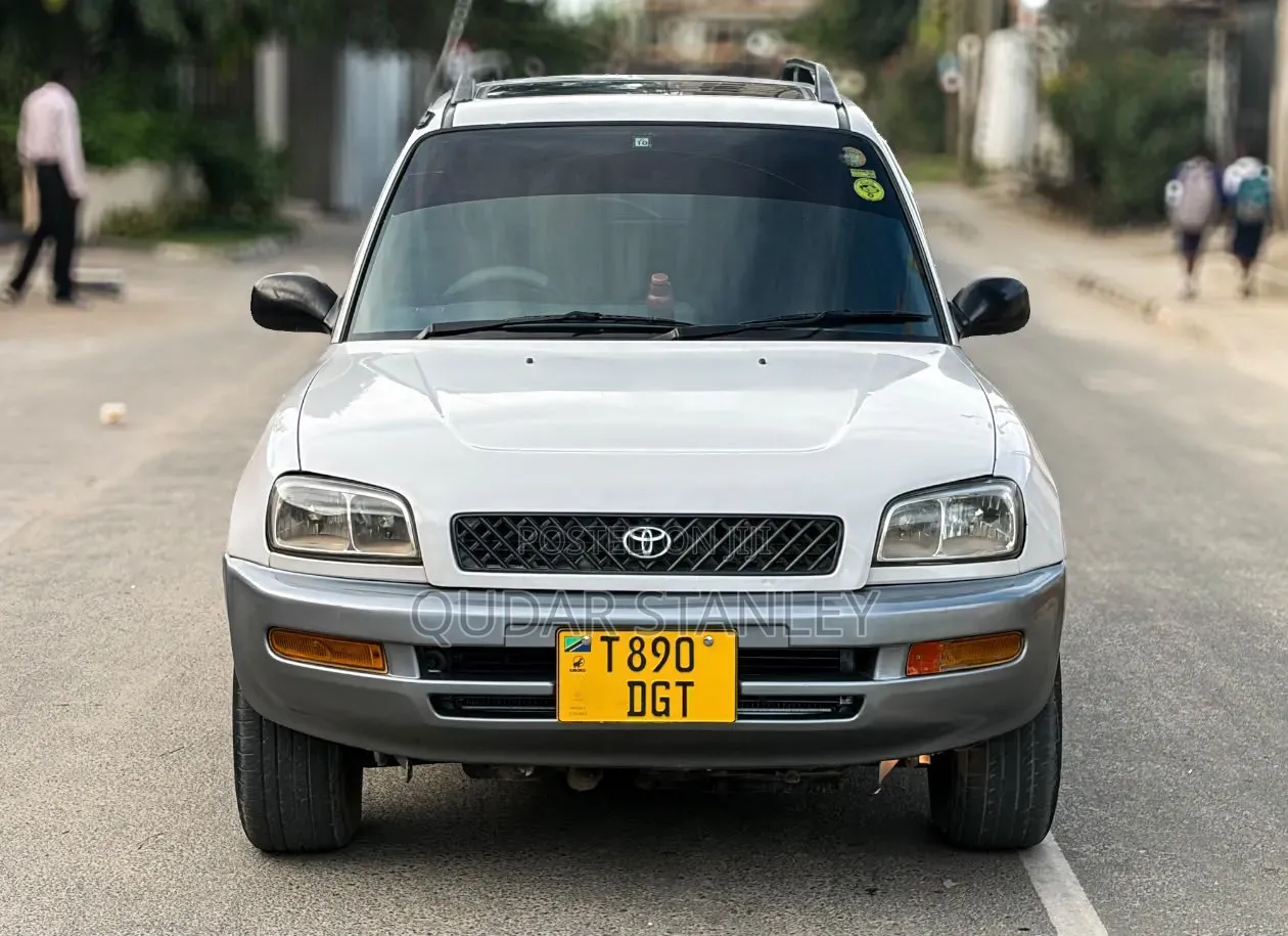 Toyota RAV4 2002 White