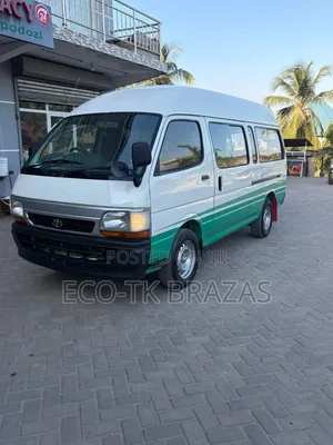 Toyota HiAce 2006 White