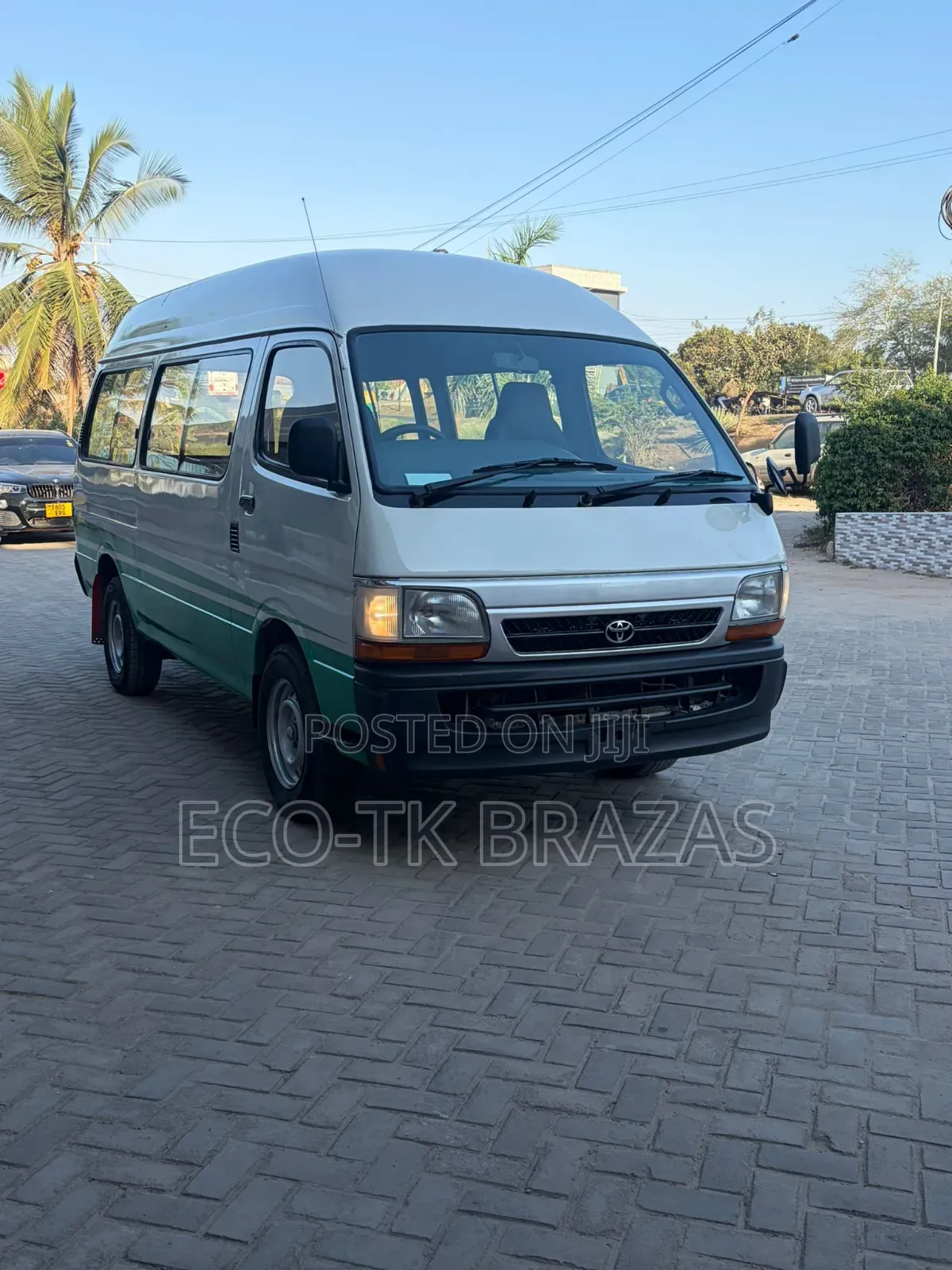 Toyota HiAce 2006 White