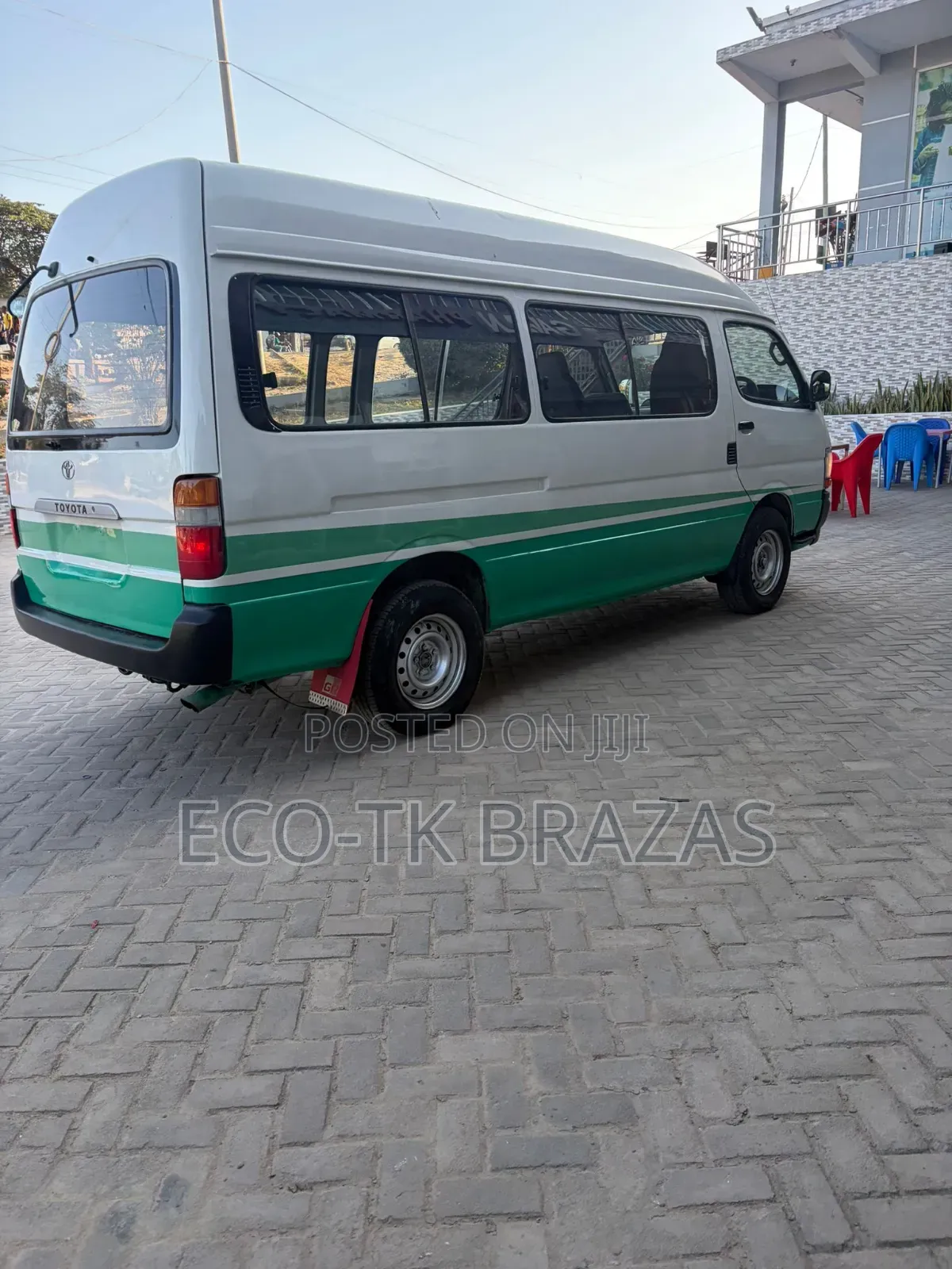 Toyota HiAce 2006 White