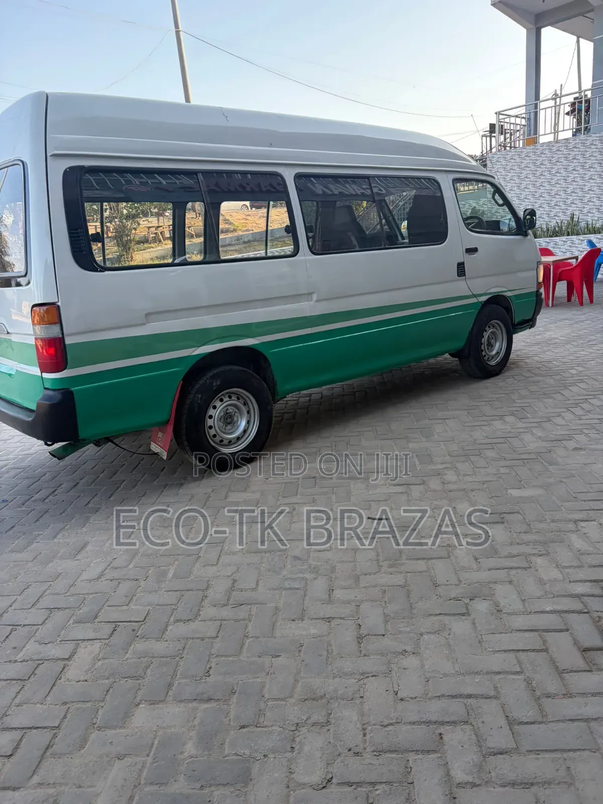 Toyota HiAce 2006 White