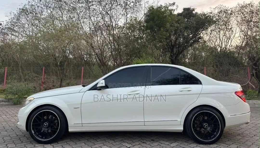 Mercedes-Benz C-Class 2007 White