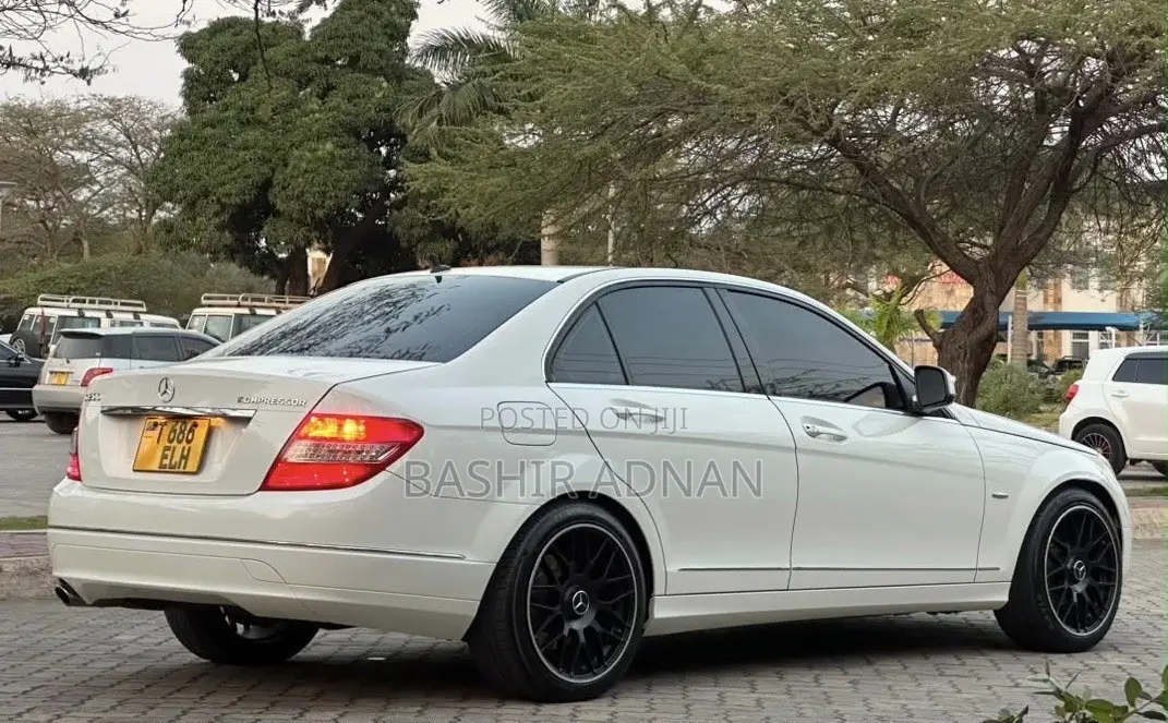 Mercedes-Benz C-Class 2007 White