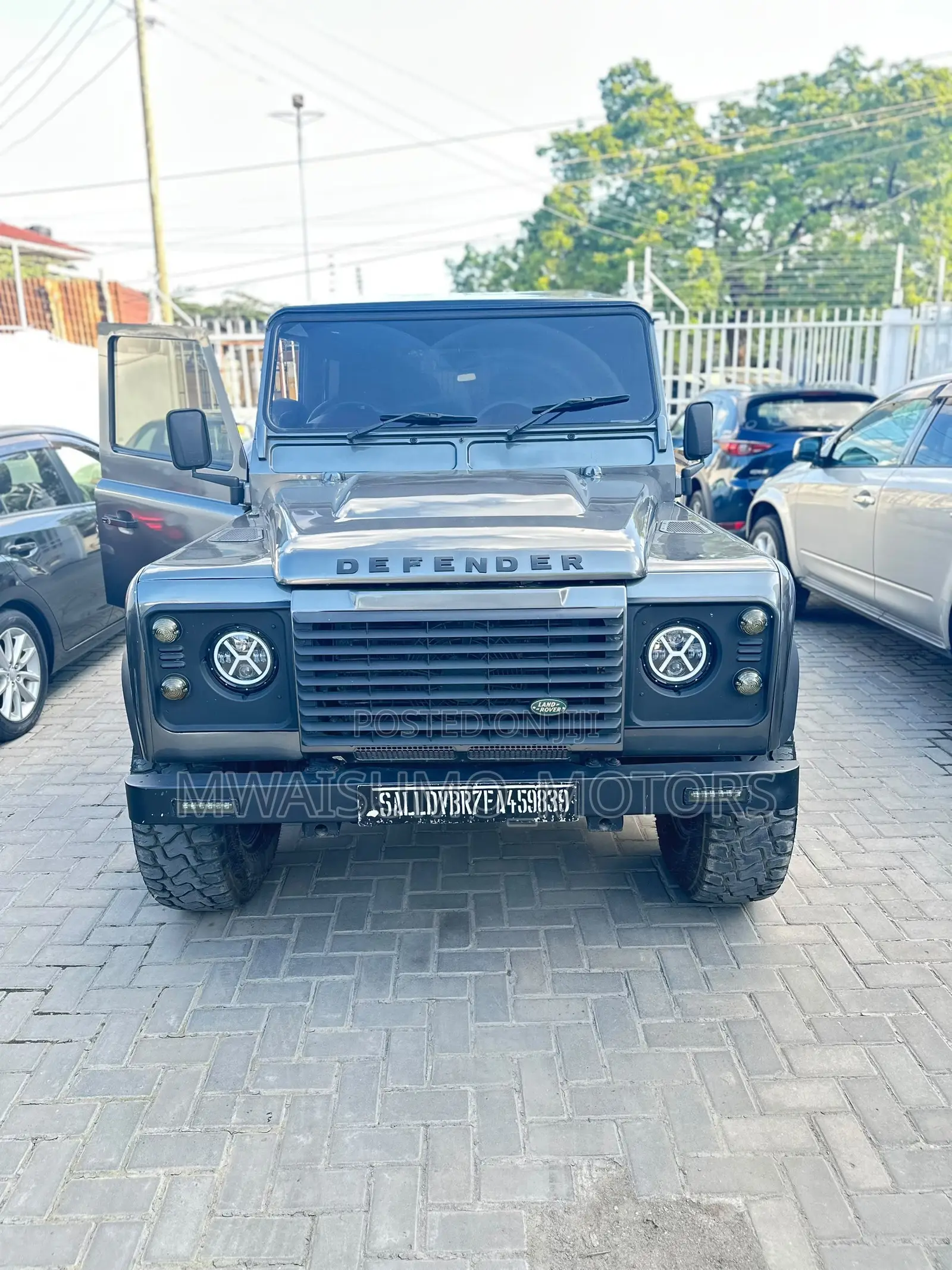 Land Rover Defender 2015 Gray