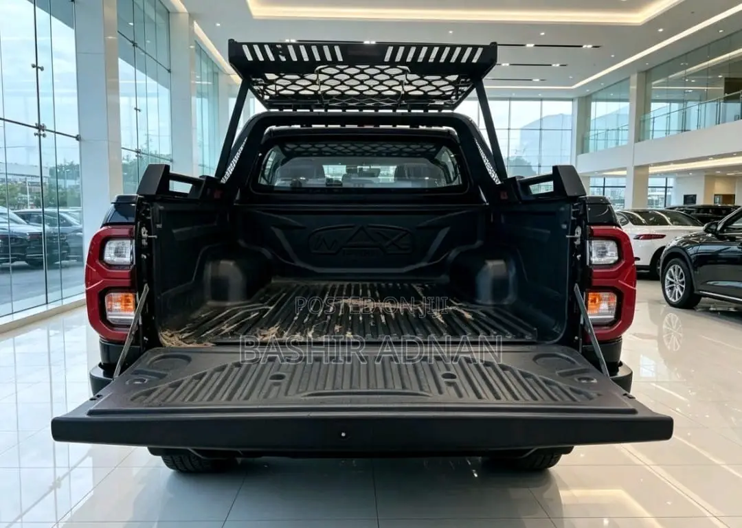 Toyota Hilux Revo Double Cab Deisel 2.4 AWD 2019 Matt Black