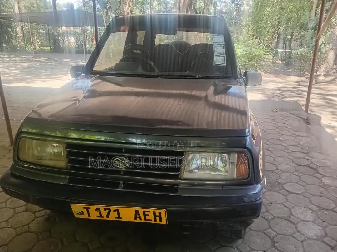 Suzuki Escudo 1999 Black