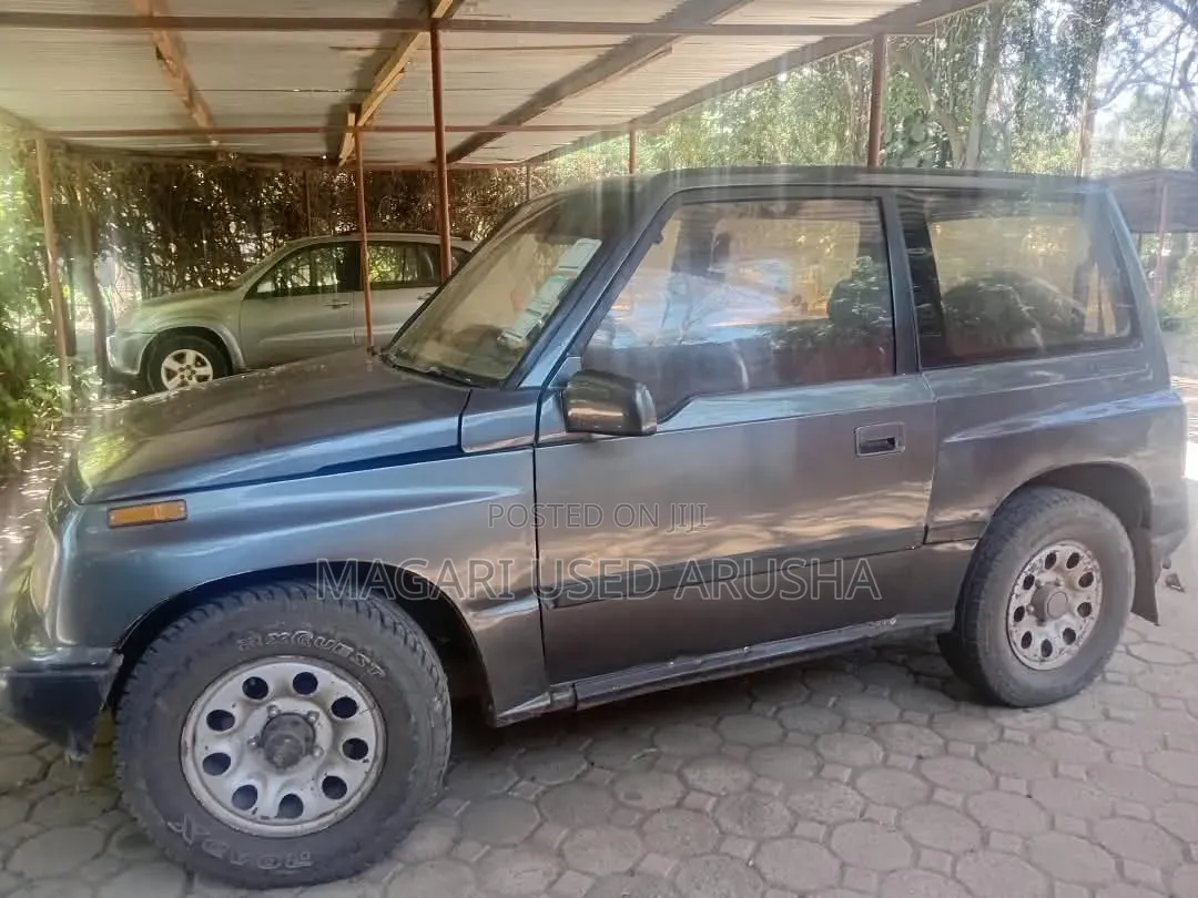 Suzuki Escudo 1999 Black