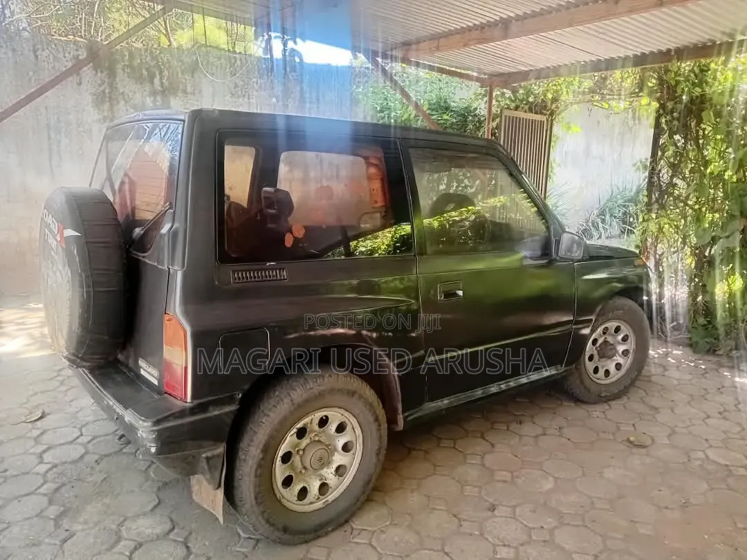 Suzuki Escudo 1999 Black