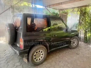 Suzuki Escudo 1999 Black