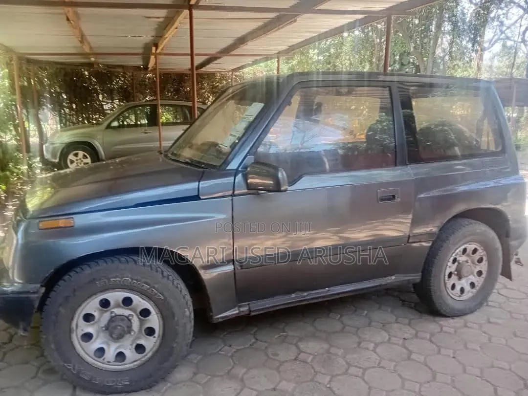 Suzuki Escudo 1999 Black