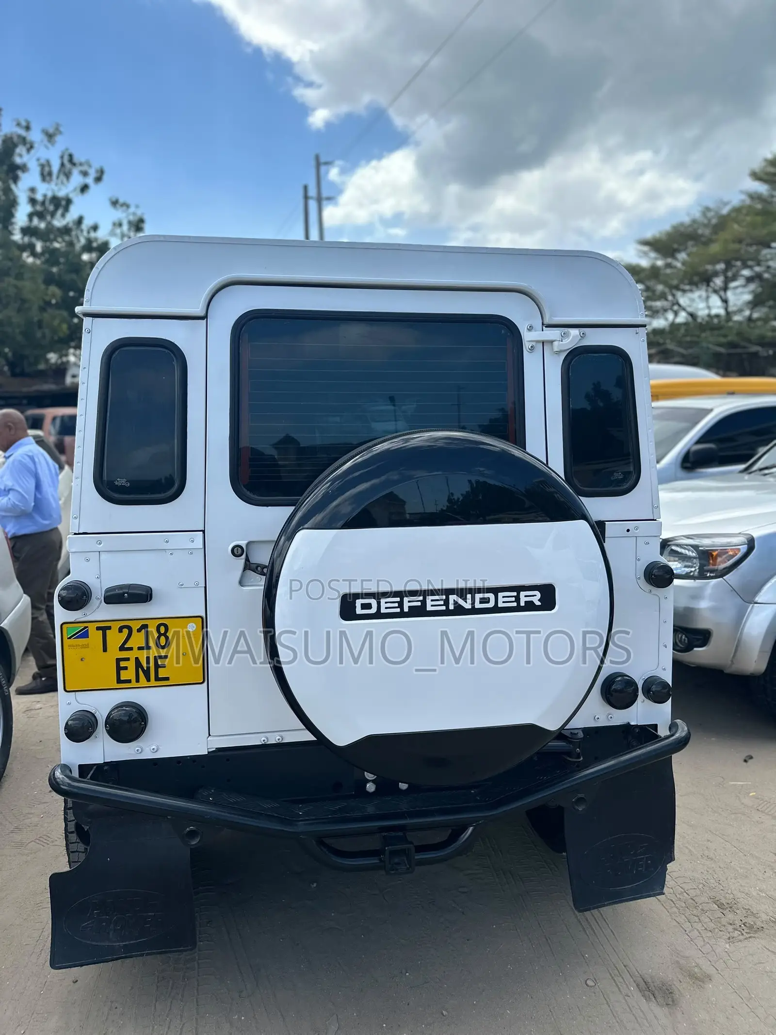 Land Rover Defender 2015 Off white