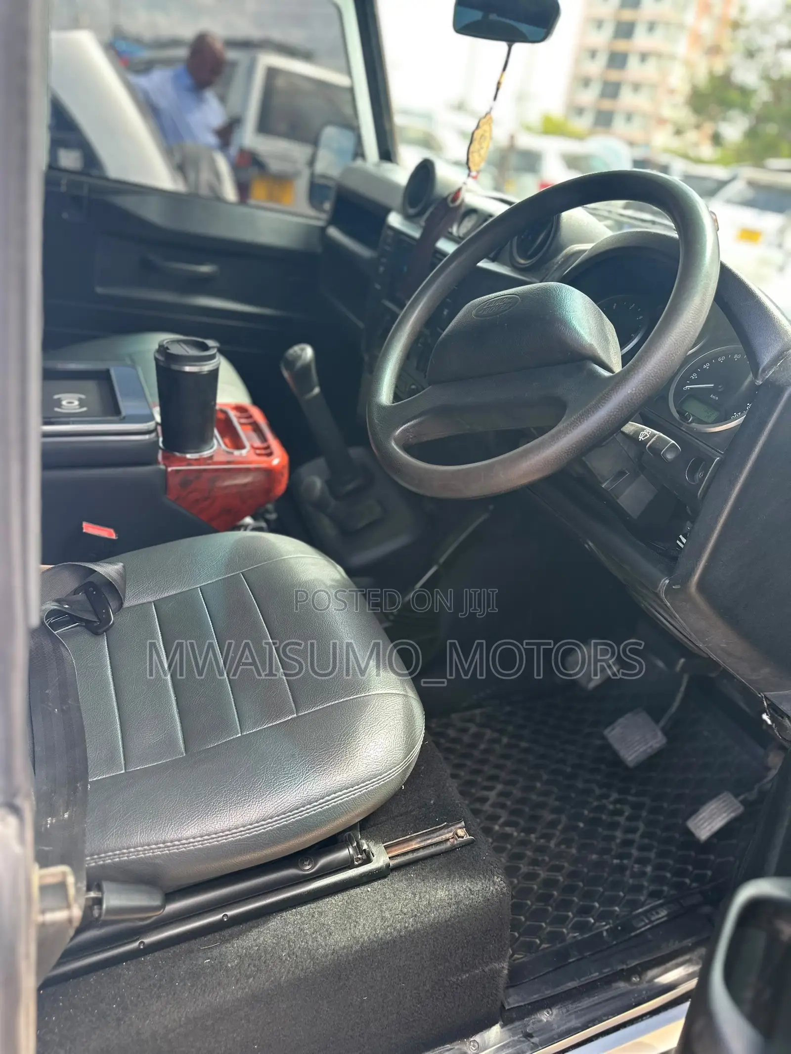 Land Rover Defender 2015 Off white