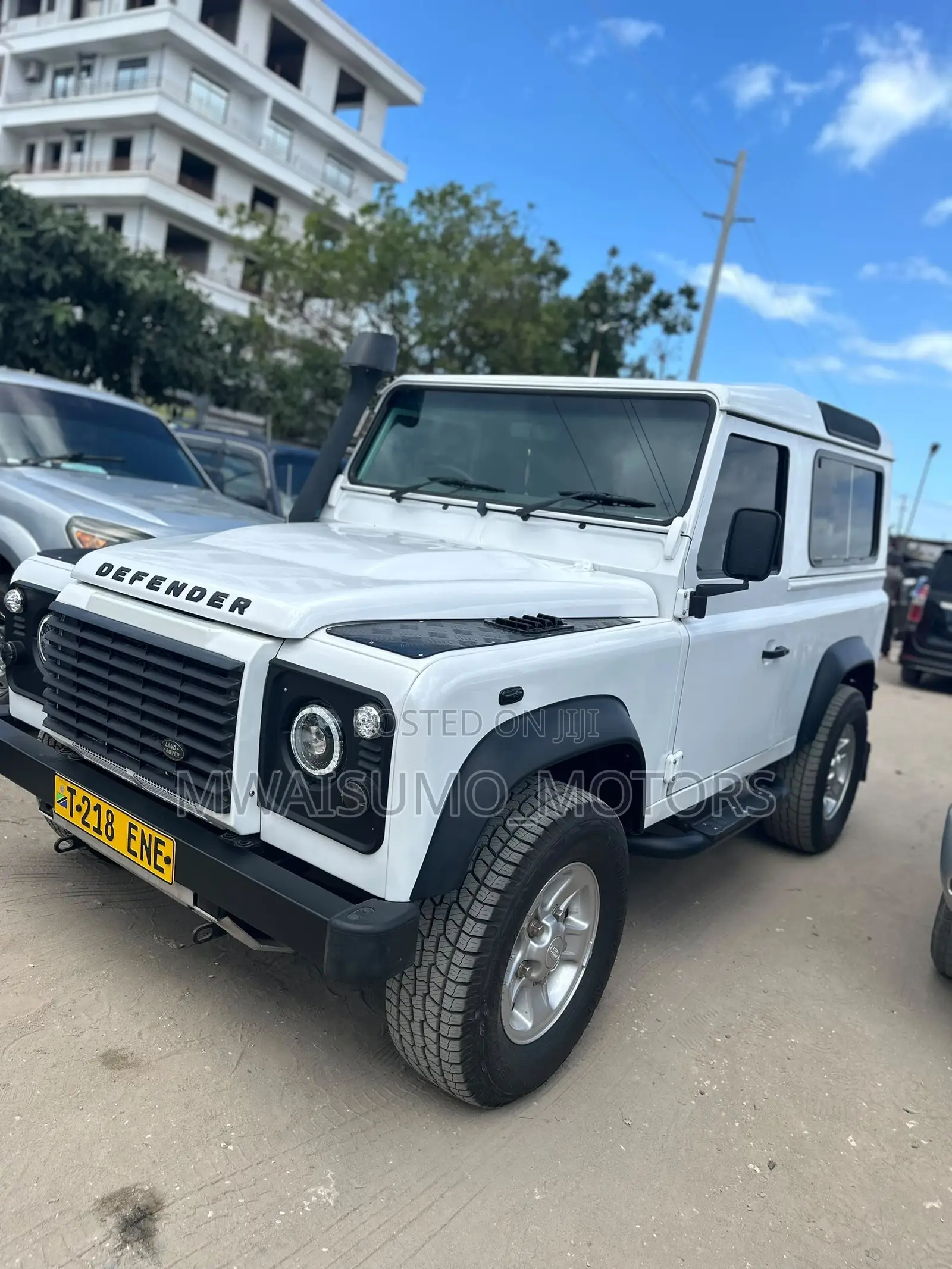 Land Rover Defender 2015 Off white