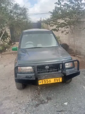 Suzuki Escudo 1998 Black