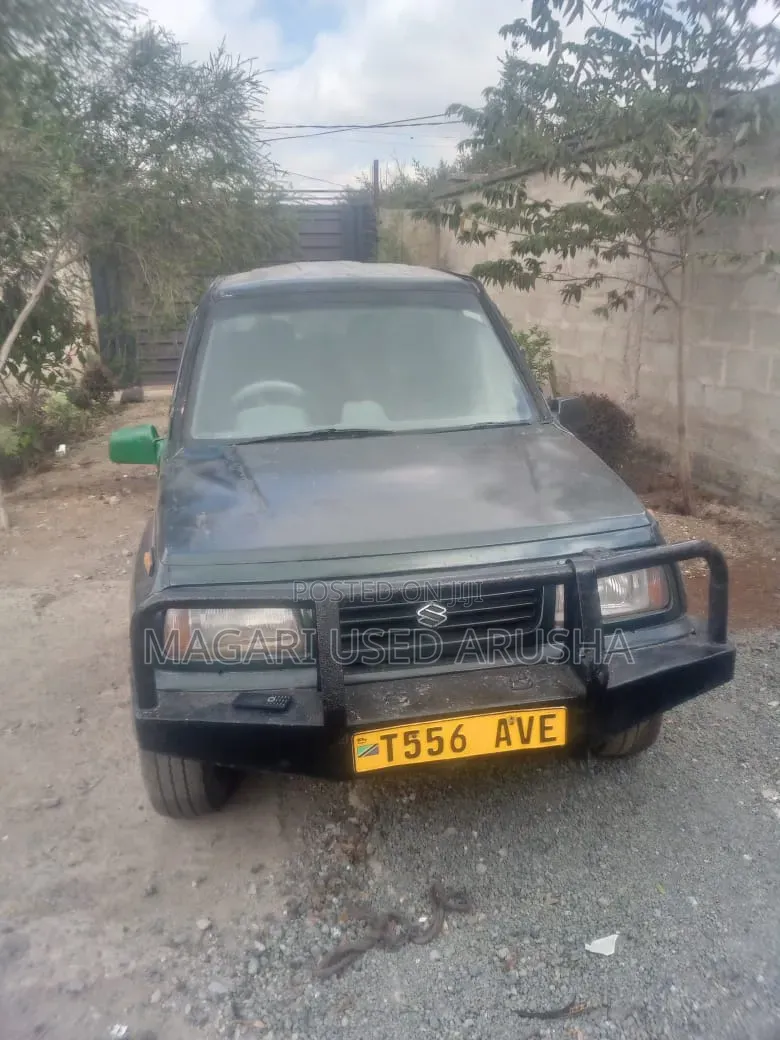 Suzuki Escudo 1998 Black