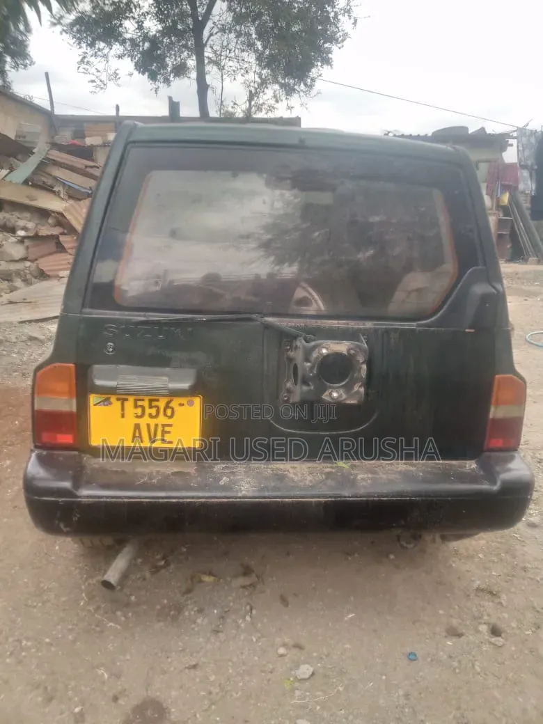 Suzuki Escudo 1998 Black