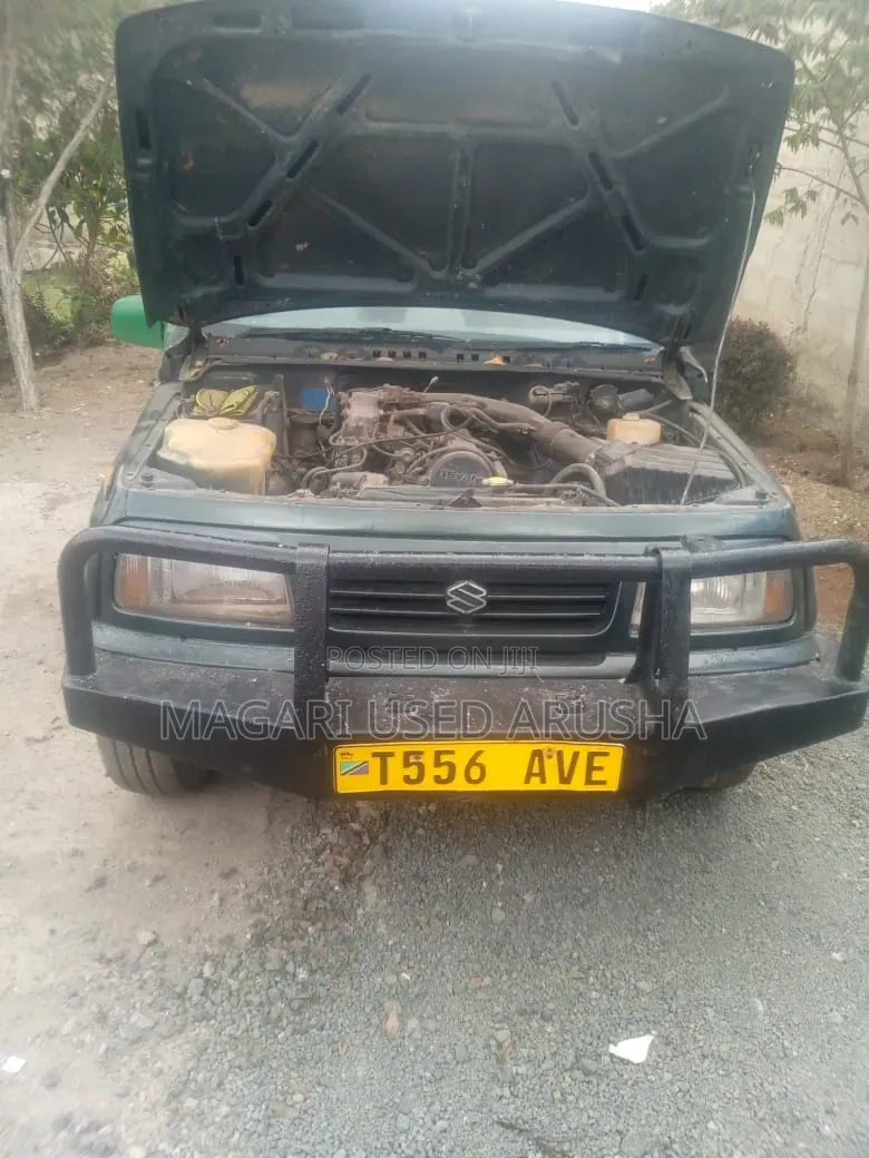 Suzuki Escudo 1998 Black
