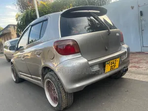 Toyota Vitz 2004 Gold