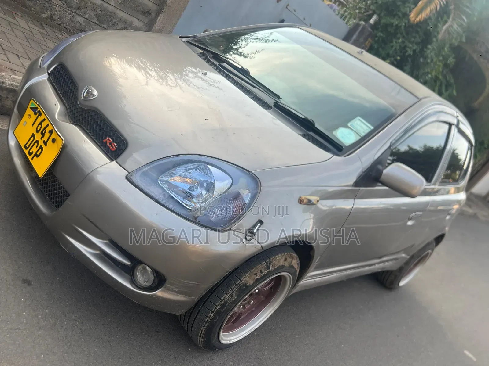 Toyota Vitz 2004 Gold