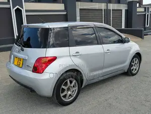 Toyota IST 2004 Silver