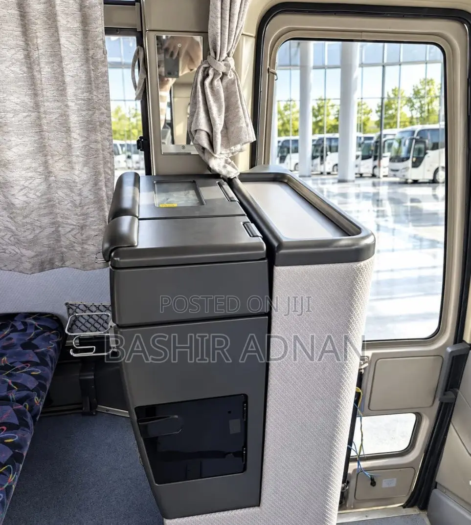 Mitsubishi Fuso Aero Bus 2003 White