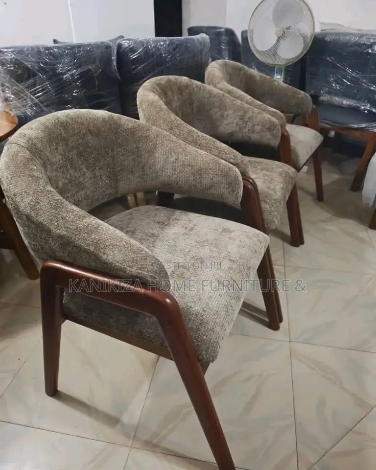 Armchair Za Mbao Ngumu Nzuri Na Imara