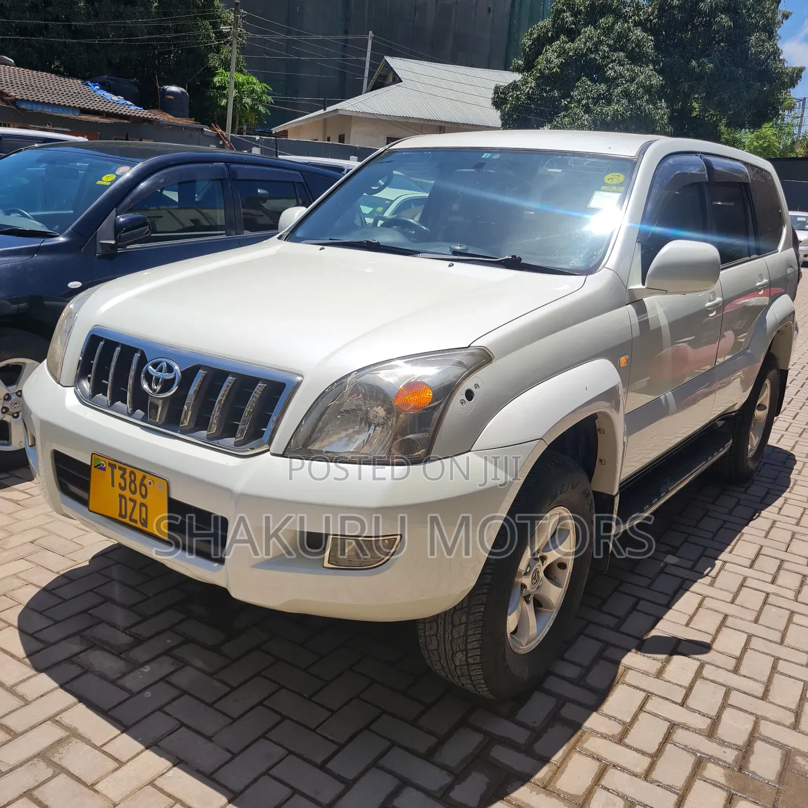 Toyota Land Cruiser Prado 2007 White