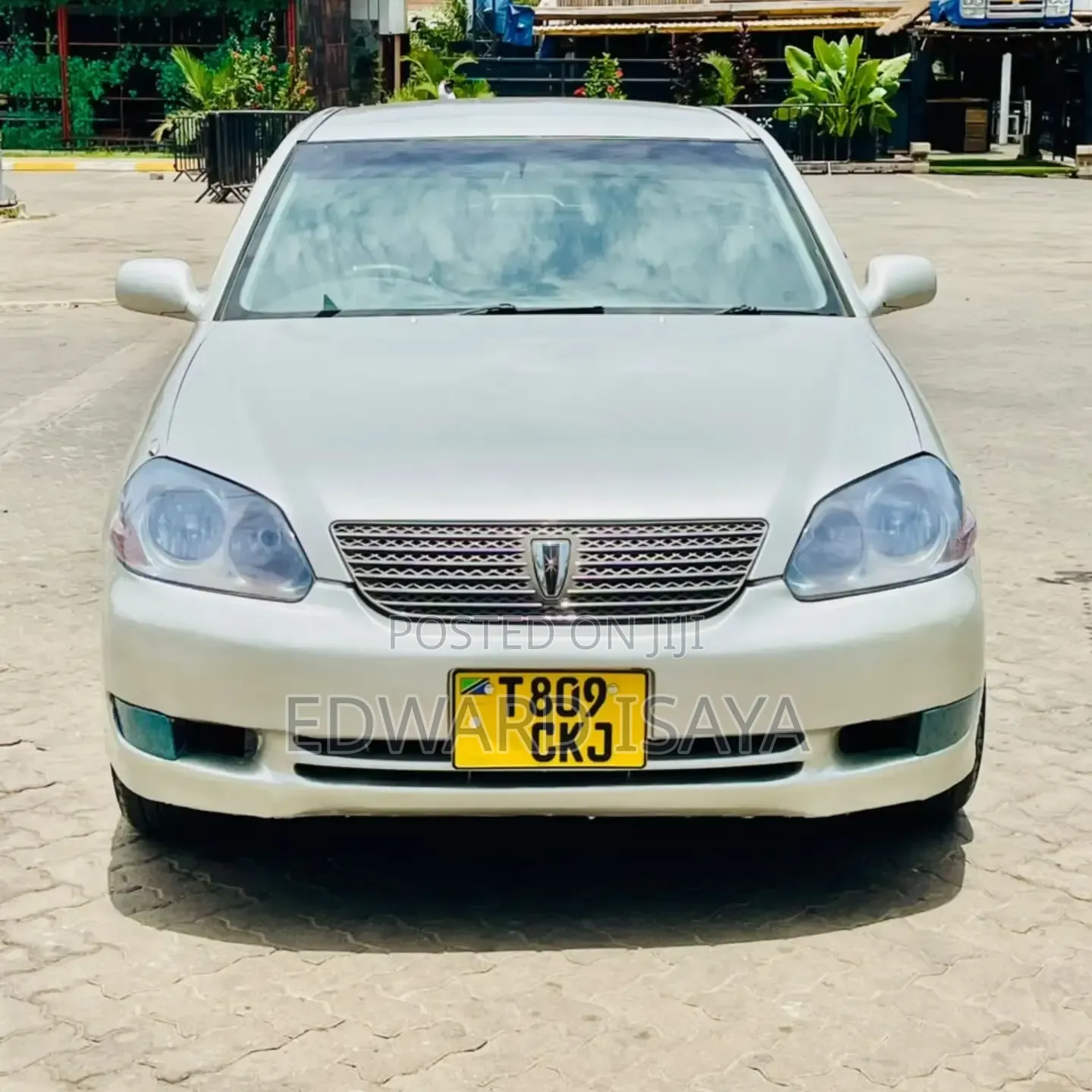 Toyota Mark II 2004 Silver
