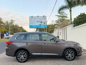 Mitsubishi Outlander 2015 Beige
