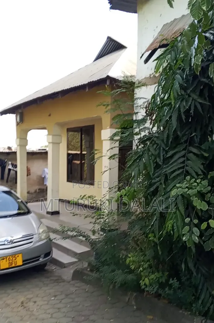 Eneo Zuri La Kibiashara Linauzwa Lipo Kimara Bucha