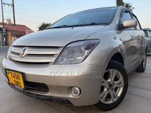 Toyota IST 2004 Silver