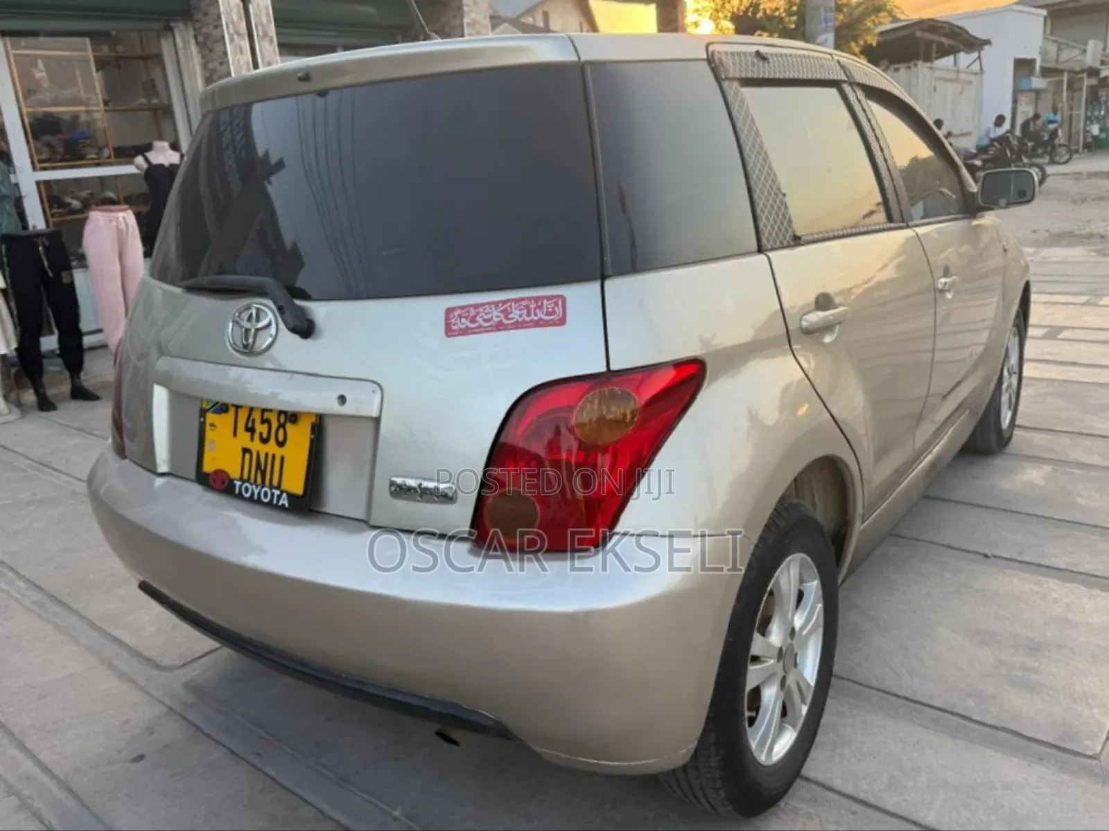Toyota IST 2004 Silver