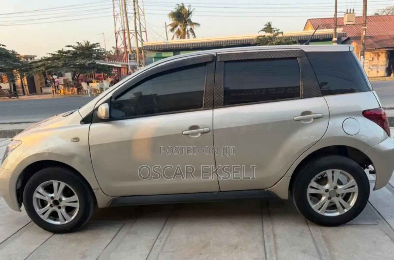Toyota IST 2004 Silver