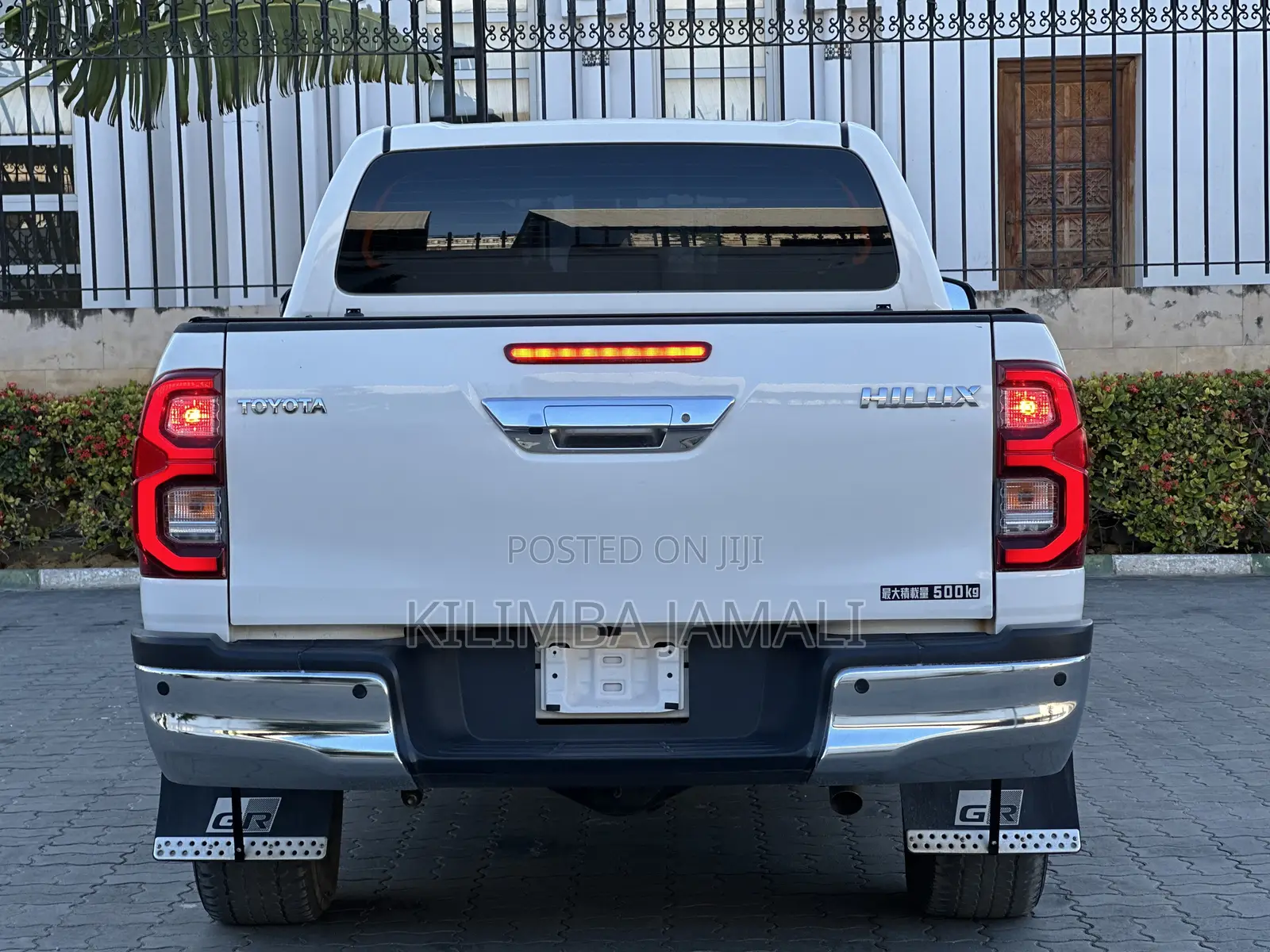 Toyota Hilux 2022 White