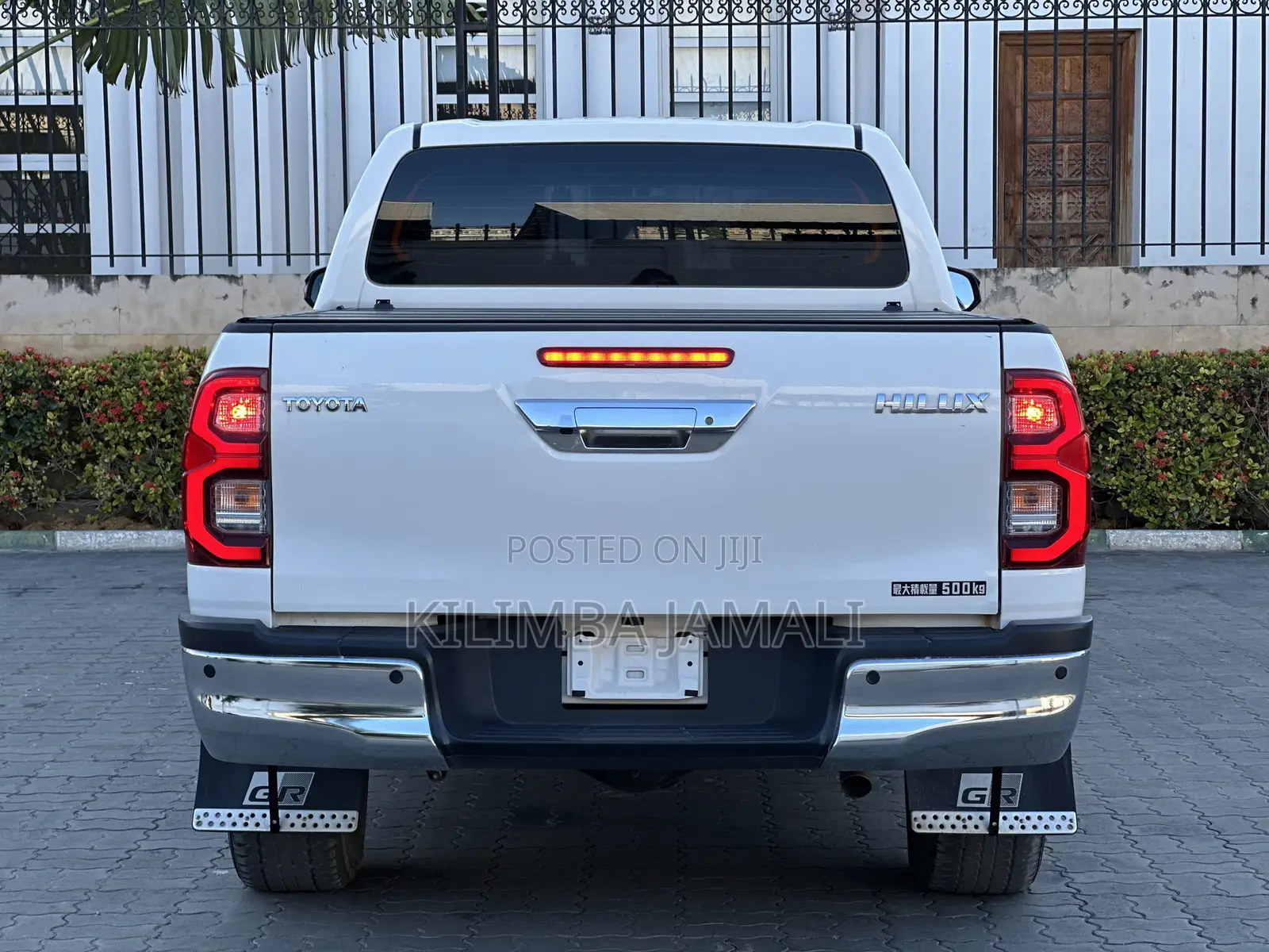 Toyota Hilux 2022 White