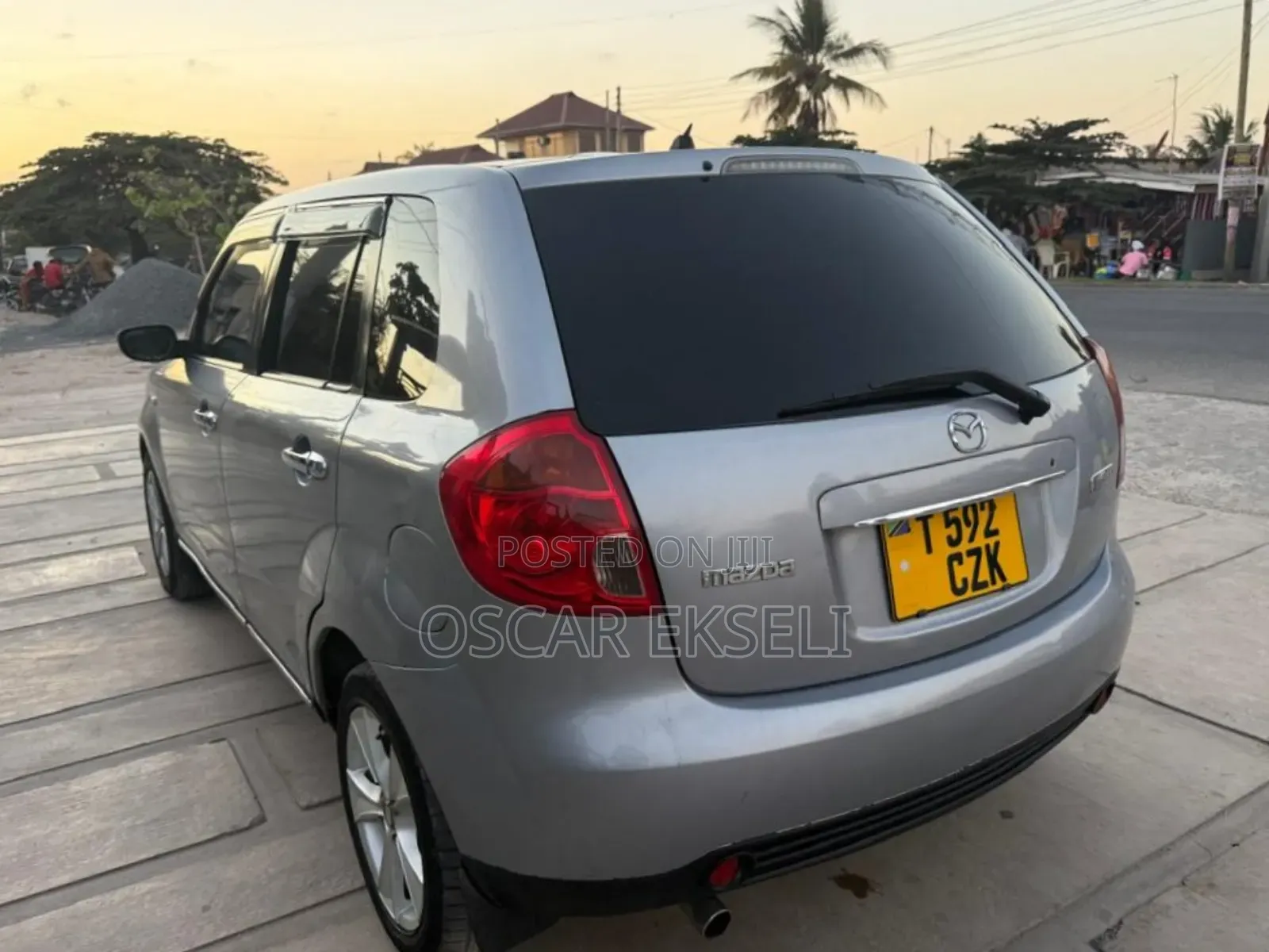 Mazda Verisa 2005 Gray