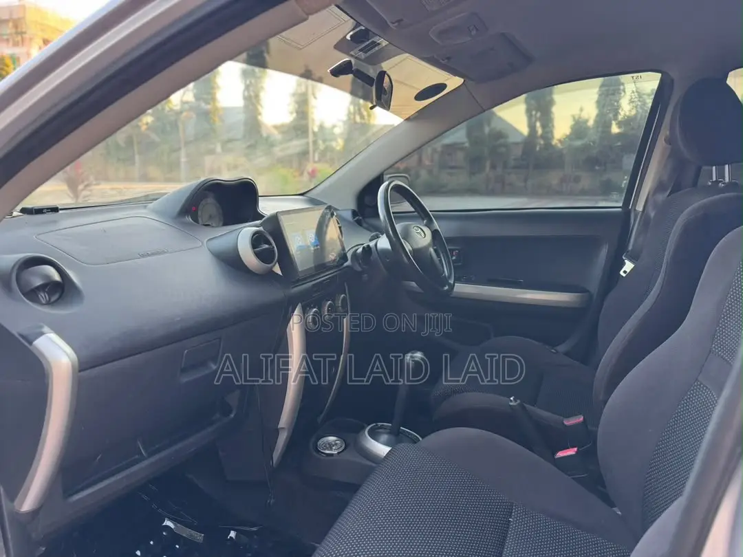Toyota IST 2004 Silver