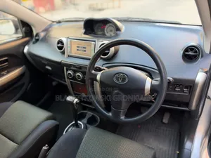 Toyota IST 2006 Silver