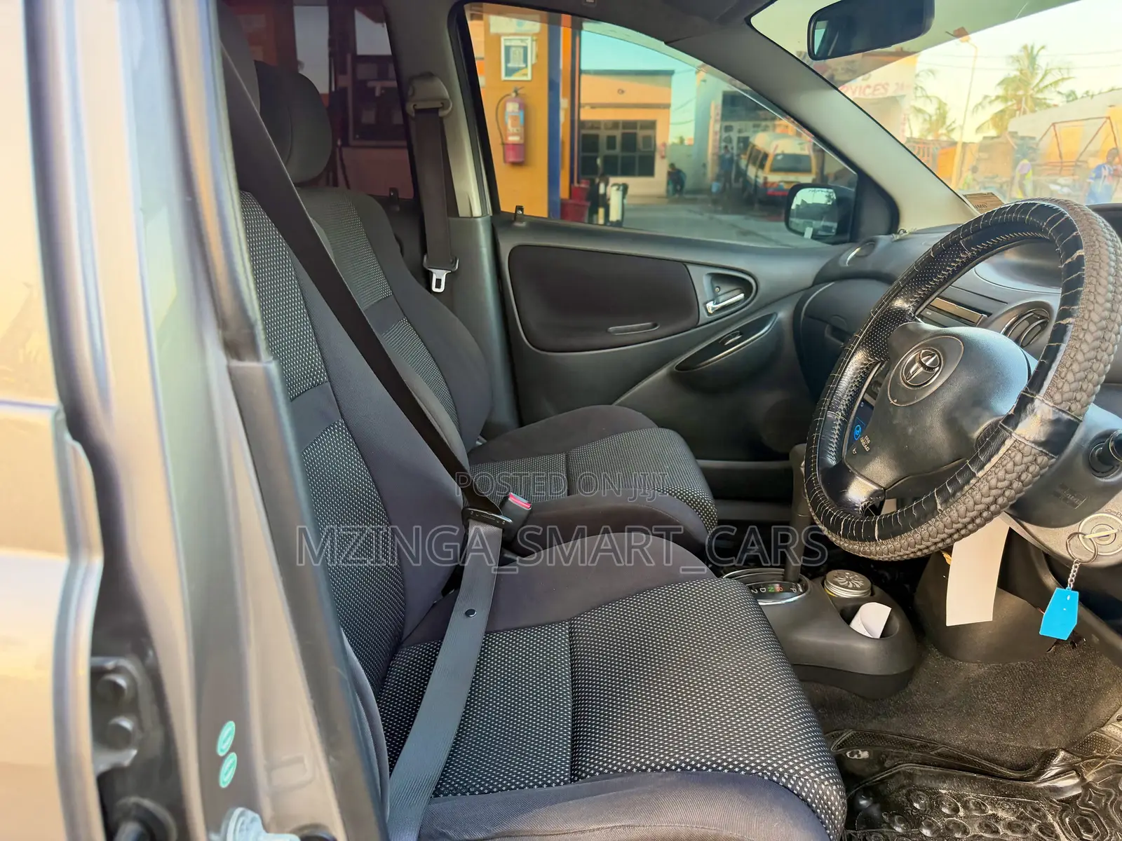 Toyota Vitz 2004 Silver