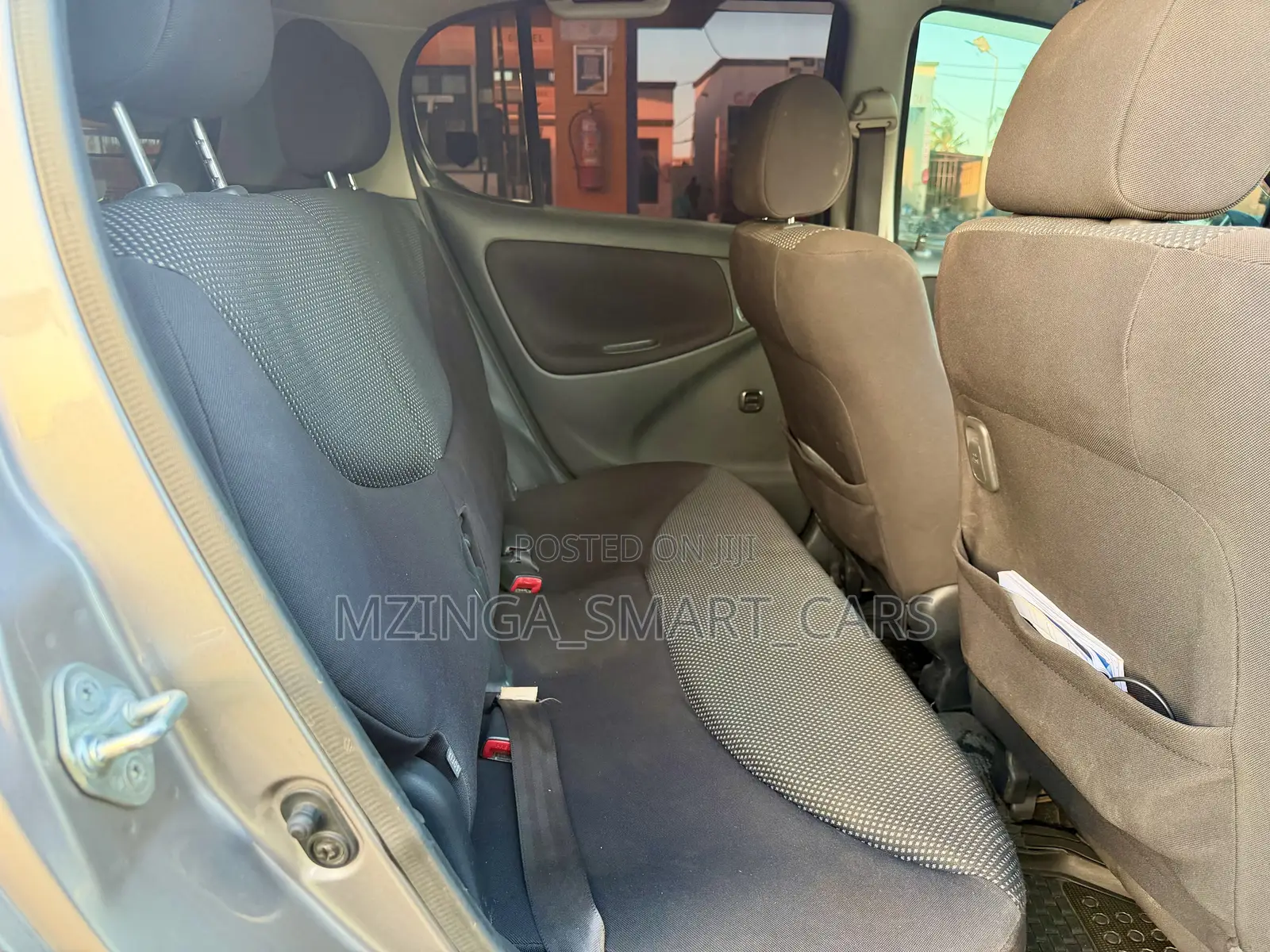 Toyota Vitz 2004 Silver