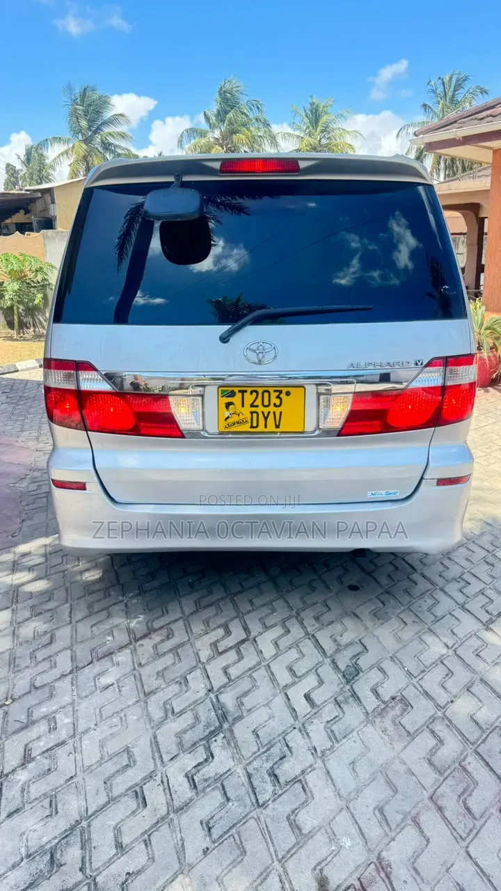 Toyota Alphard 2004 Silver