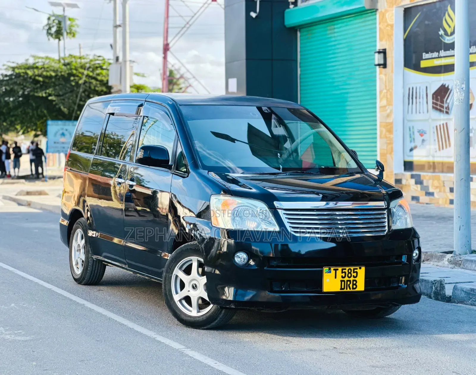 Toyota Noah 2005 Black