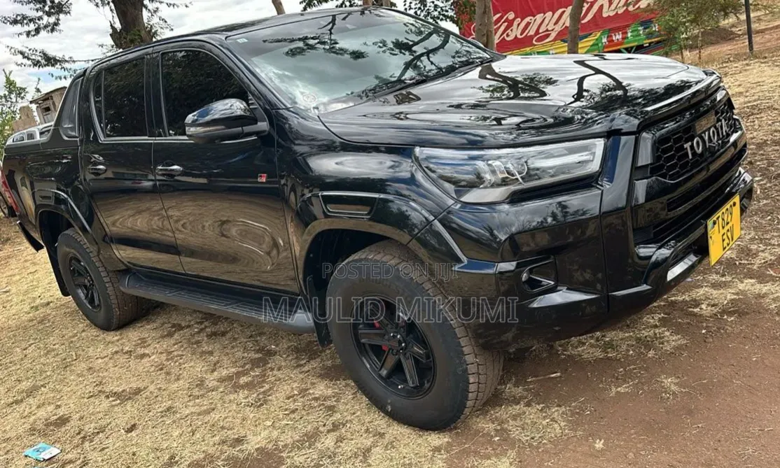 Toyota Hilux 2023 Black