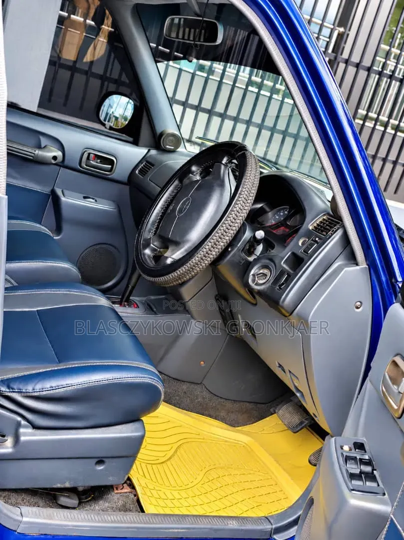 Toyota RAV4 Base 4x4 1999 Blue