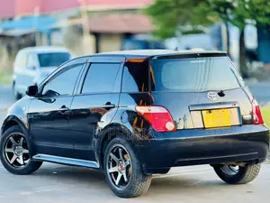 Toyota IST 2005 Black