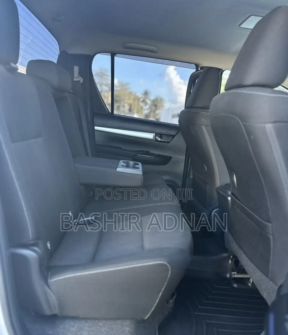 Toyota Hilux Revo Double Cab Deisel 2.4 AWD 2022 Pearl