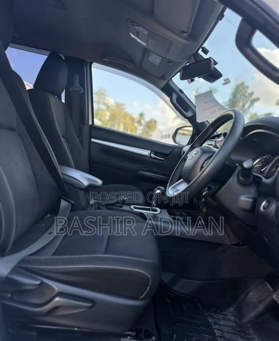 Toyota Hilux Revo Double Cab Deisel 2.4 AWD 2022 Pearl