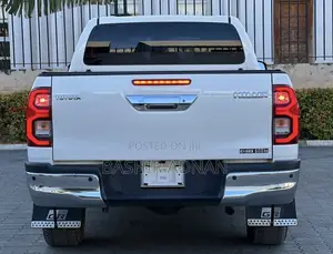 Toyota Hilux Revo Double Cab Deisel 2.4 AWD 2022 Pearl